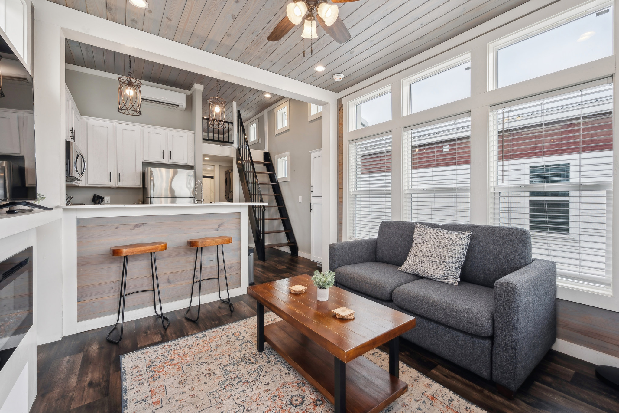 Canoga_Ave_Austin_TX_78724_USA-Living_room-DSC_6674 (1)